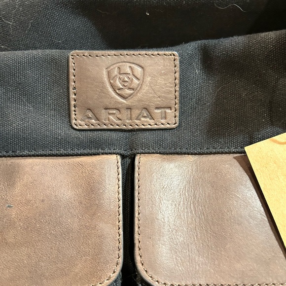 NWT Ariat Unisex Canvas/Leather Duffle with Crossbody Strap Black/Brown - Picture 8 of 10